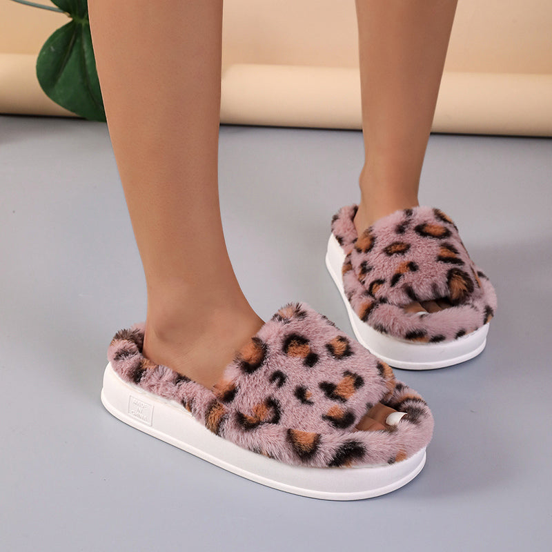 Kuschlig & warme Winter Slipper mit trendigem Leopard Print